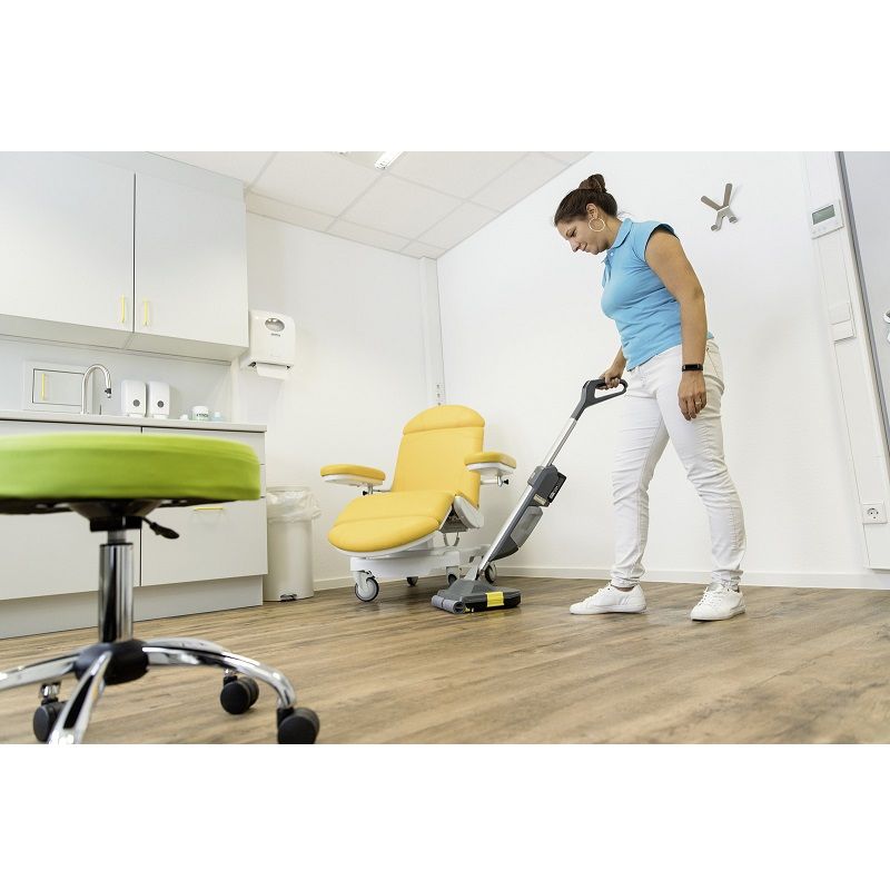 Подопочистваща машина Karcher BR 30/1 C Bp Pack 18/30